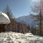 Blick am Hüsli vorbei ins Tal