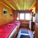 Kleineres Schlafzimmer unten (8 m2)